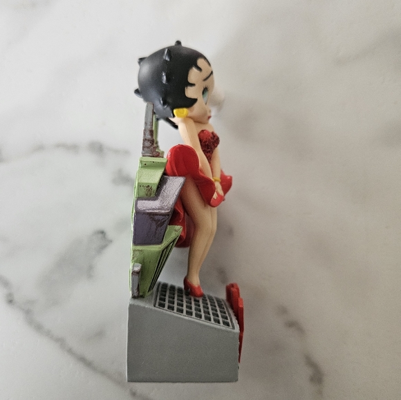 Betty Boop -American Greetings-Heirloom Ornament Collection with Sound - Picture 5 of 7